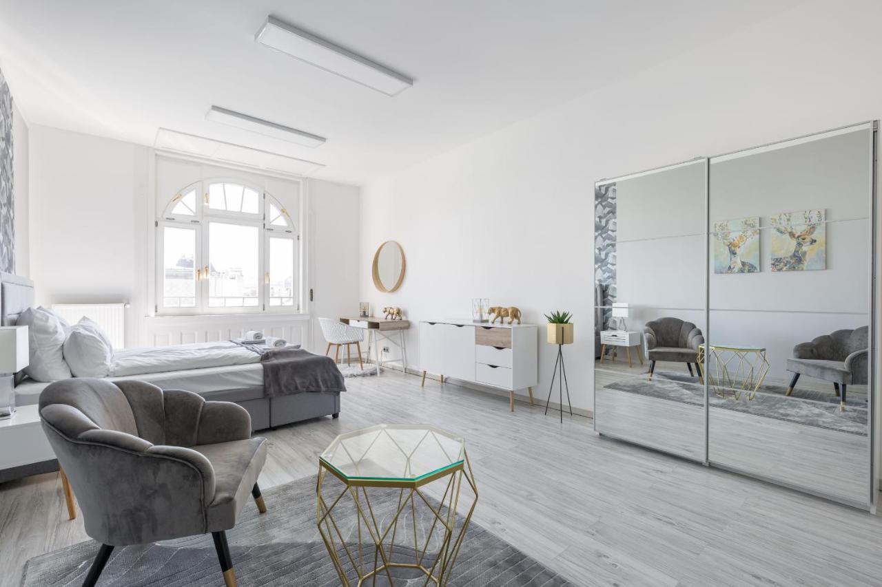 Designer Apartment On The Budapest Broadway With 2Br And Ac エクステリア 写真