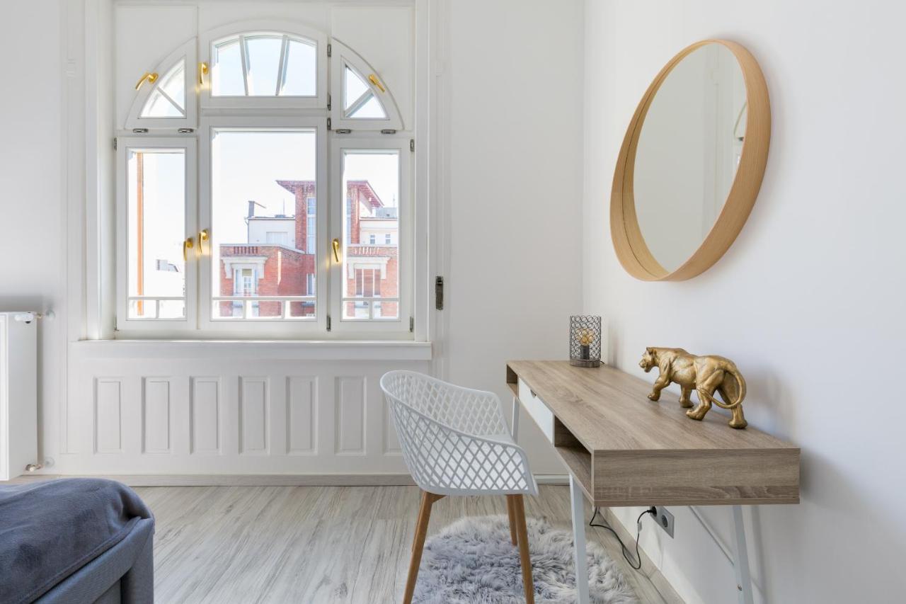 Designer Apartment On The Budapest Broadway With 2Br And Ac エクステリア 写真