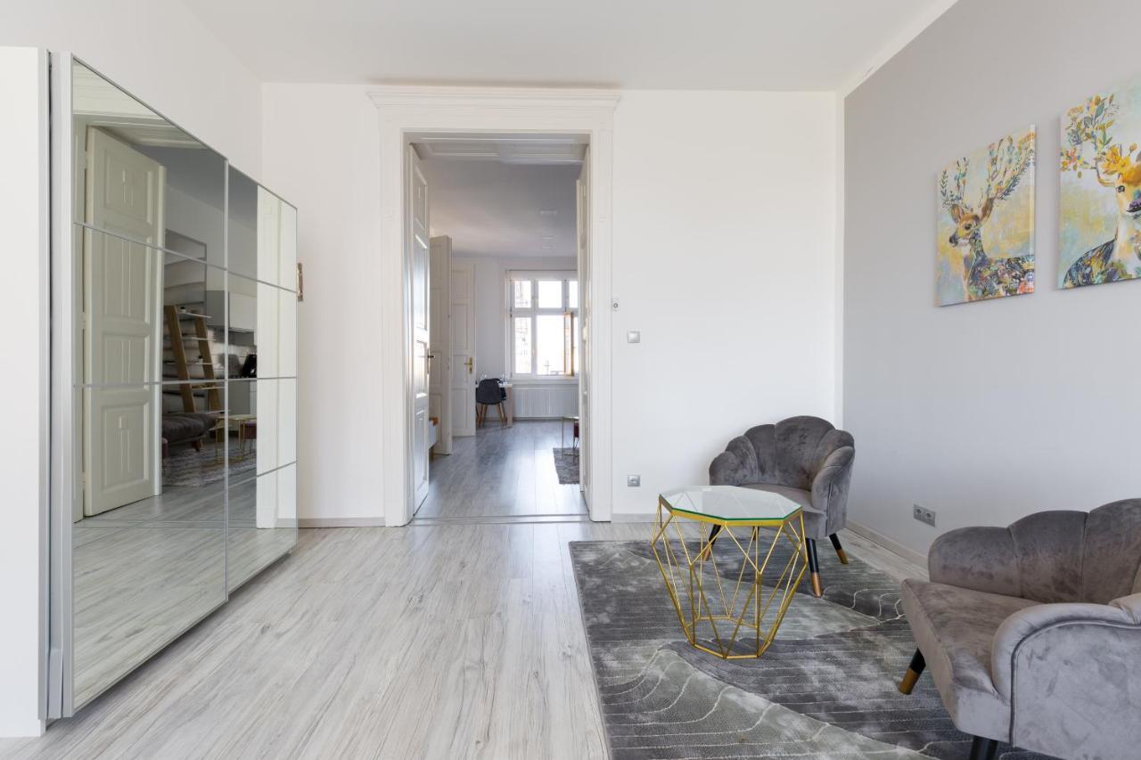 Designer Apartment On The Budapest Broadway With 2Br And Ac エクステリア 写真