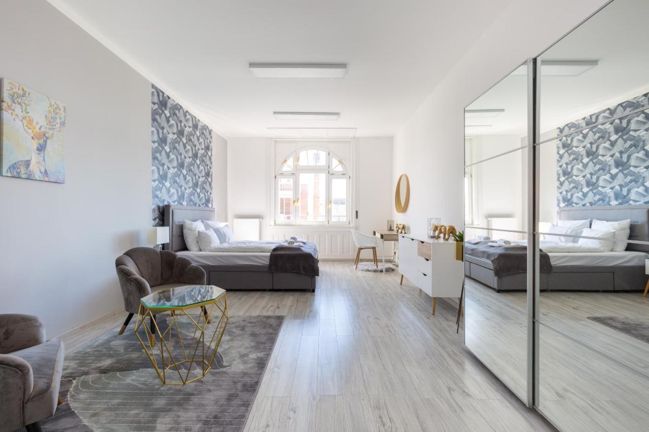 Designer Apartment On The Budapest Broadway With 2Br And Ac エクステリア 写真