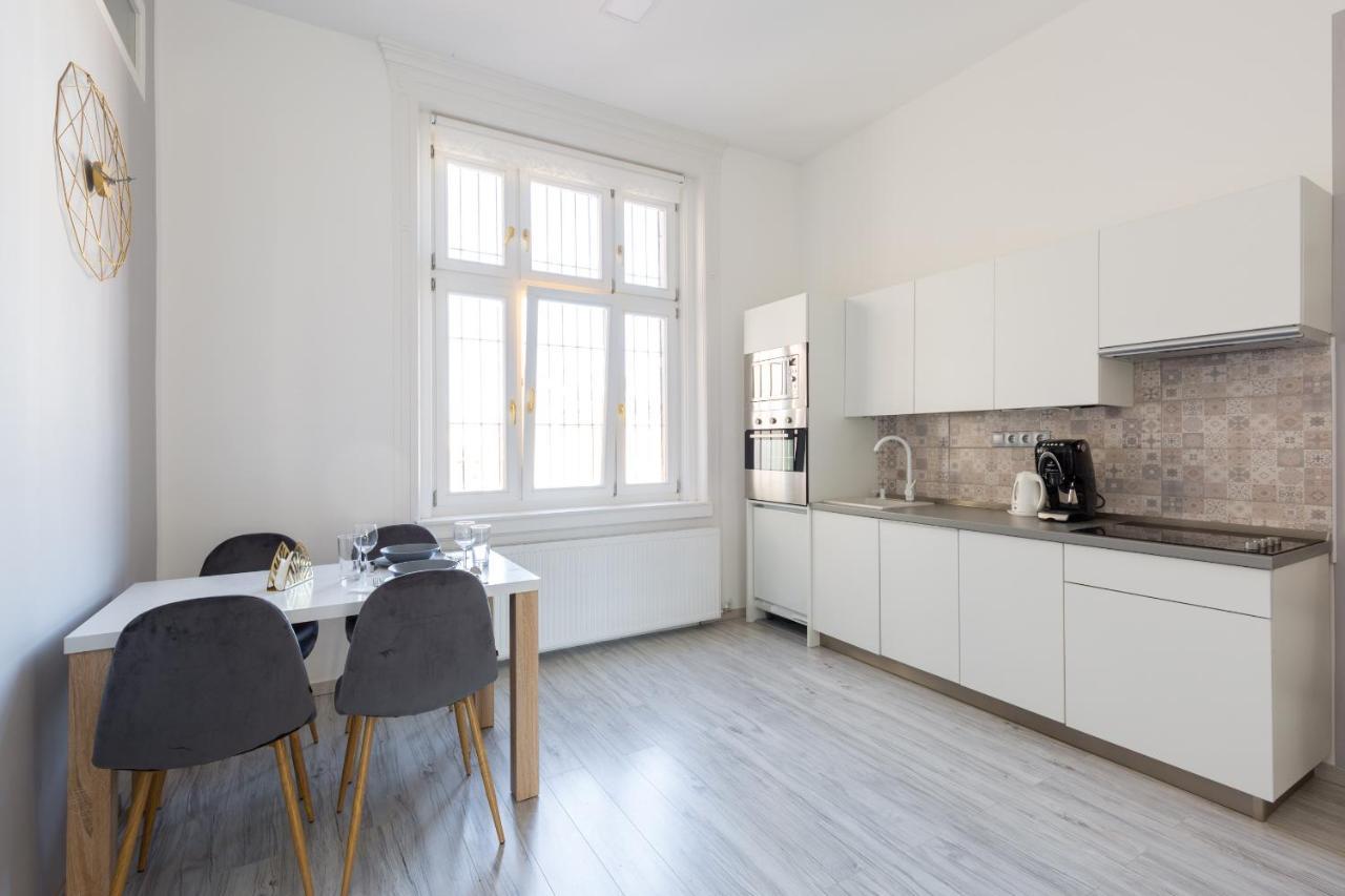 Designer Apartment On The Budapest Broadway With 2Br And Ac エクステリア 写真