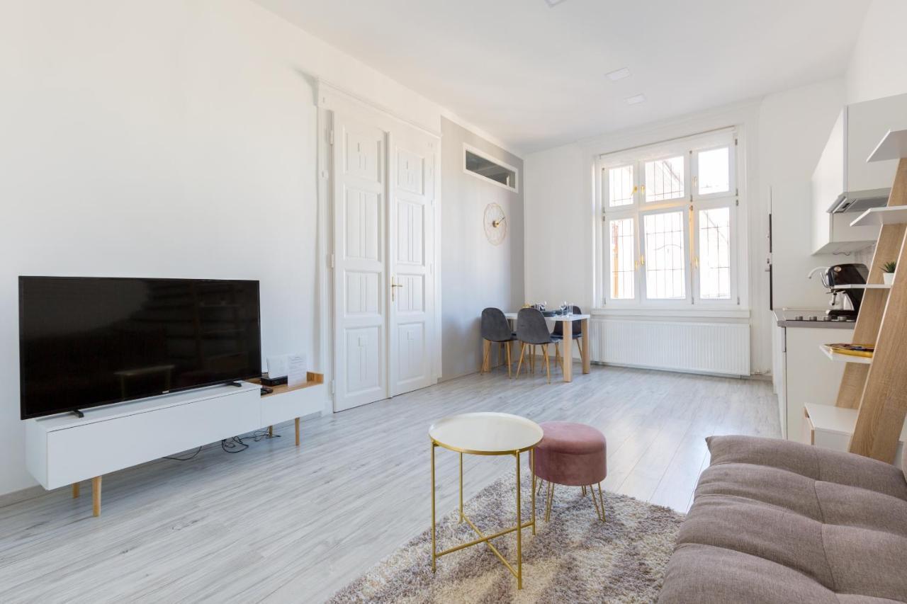 Designer Apartment On The Budapest Broadway With 2Br And Ac エクステリア 写真