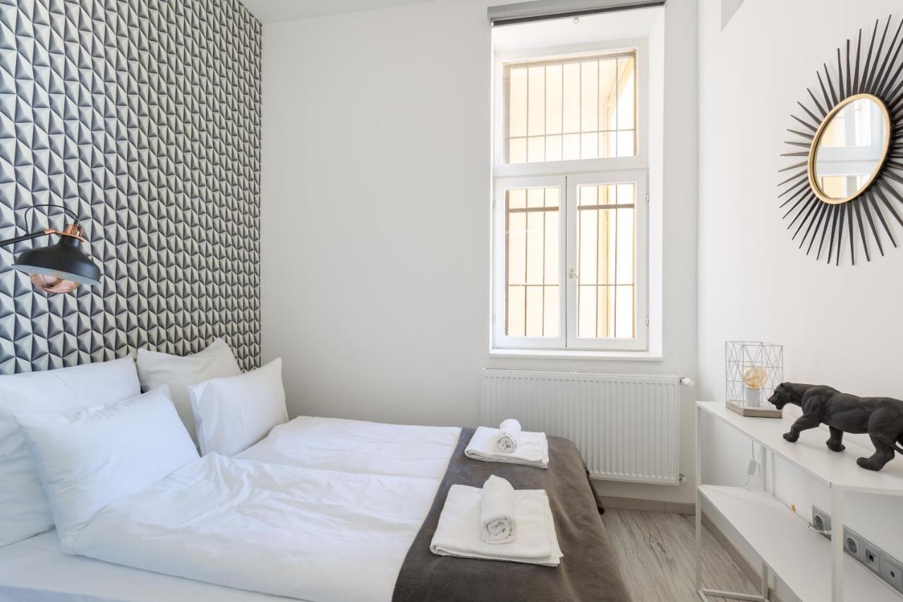 Designer Apartment On The Budapest Broadway With 2Br And Ac エクステリア 写真